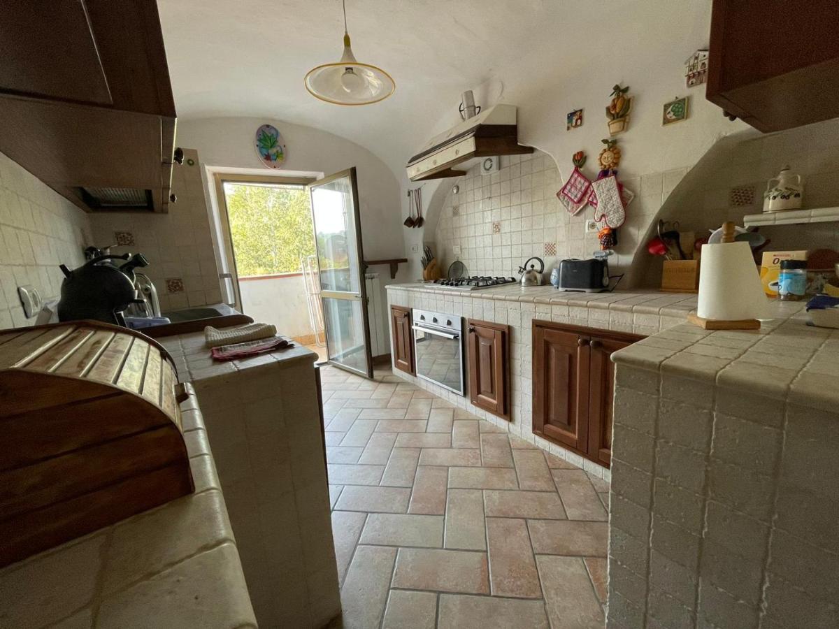 Casa Vacanza Pegrini Nel Centro Storico Di Gavi Exterior foto